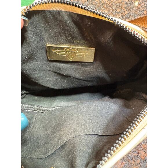 Star Wars Mandalorian Cream Crossbody with Brown Adjustable Strap 8x6 - Picture 8 of 11